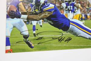 lot 148 image: Framed Stefon Diggs 8x10 Photo Autograph No COA