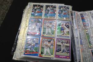 lot 152 image: Stack of Mostly Baseball 9 Pocket Pages