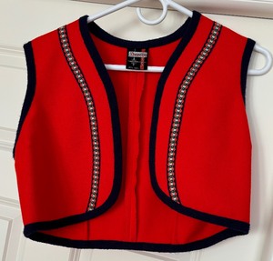 lot 12 image: Spectacular Danico Vest and Skirt Set