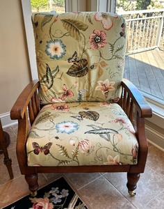 lot 46 image: Fine Floral Patterned Armchair with Ottoman