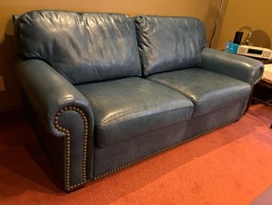 lot 9 image: American Leather Comfort Sleeper Sofa