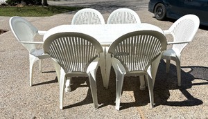 Wonderful White Patio Table with 6 Chairs