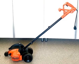 BLACK & DECKER, (2-in-1) Electric Lawn Landscape Edger Edge Trimer and Trencher and Weed Eater