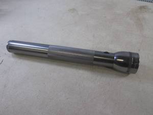 lot 38 image: (CNTR) 15 Mag-Lite Flashlight Works