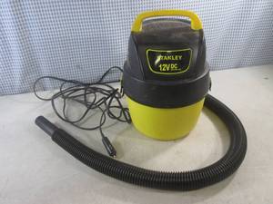 lot 46 image: (F-0) Stanley 12V WetDry Vac