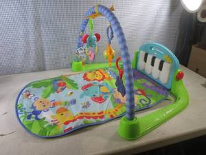 lot 47 image: (EW4) Fisher-Price Kick and Play Piano Gym