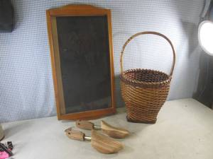 lot 48 image: (FS) Cedar Wood Shoe Forms, Empty Wood Frame Wall Decor (Add your own content) and Decorative Wicker Basket
