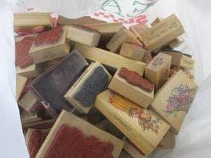 lot 66 image: (BS) Bag of 50 Rubber Stamps for Crafting Assorted Sizes