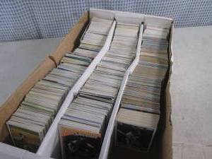 lot 76 image: (EW5) Box of Assorted Sports Cards - Mostly Baseball