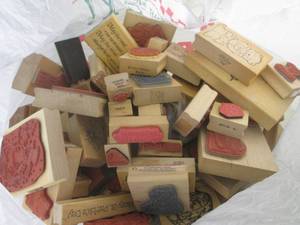 lot 78 image: (BS) Bag of 50 Rubber Stamps for Crafting Assorted Sizes