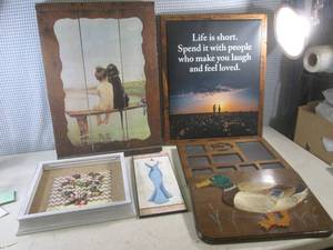 lot 123 image: D-4) Assorted Wall Decor