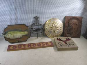 lot 124 image: (A-2) Assorted Wall Decor