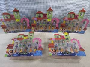 lot 145 image: (BS) 5 Disney Encanto Mi Familia 12pc Figurine Sets