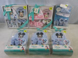 lot 162 image: (BS) 6 Baby Gift Sets