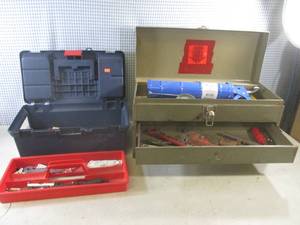 lot 170 image: (EW7) 20 Park Metal Tool Box with Contents and 15 Plastic Tool Box with Contents