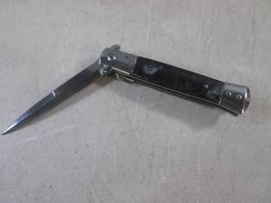 lot 183 image: (CNTR) Spring Assist Folding Knife with Belt Clip New In Box - 8 78 Open  5 Closed