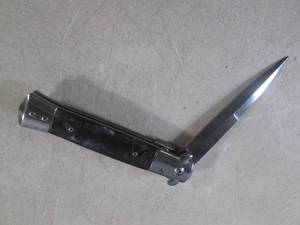 lot 184 image: (CNTR) Spring Assist Folding Knife with Belt Clip New In Box - 8 78 Open  5 Closed
