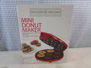 lot 187 image: (CS) NEW Mini Donut Maker - Recipes Included