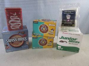 lot 222 image: (B-4) Assorted k-Cup Pods and Cups Etc Past Date