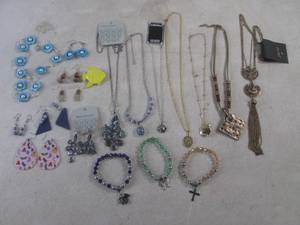 lot 227 image: (BSB) Misc Fashion Jewelry