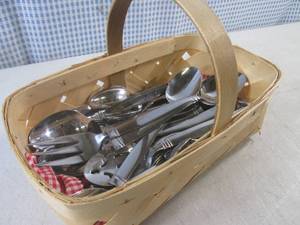 lot 283 image: (BSB) Silverware in Basket
