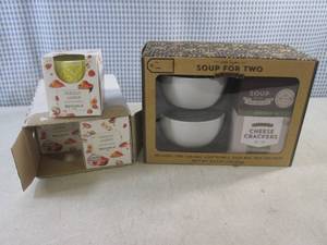lot 288 image: (A-2) Box of 6 Regina Persian Amber Scented Candles and Soup for Two Gift Box