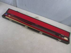 lot 304 image: (BSB) Crest 19oz 2-Piece Pool Cue with Case and Chalk - One Latch On Case Is Bad