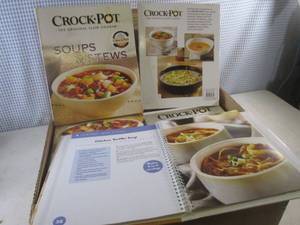 lot 317 image: (G-1) 24 Crock-Pot Soups & Stews Cook Books