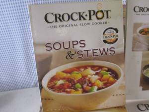 lot 318 image: (G-1) 24 Crock-Pot Soups & Stews Cook Books