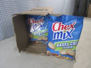 lot 350 image: (B-1) 8 Bags Traditional Chex Mix Snack Mix Past Date