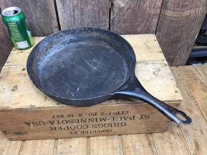 lot 5 image: Vintage Never Break Cowboy Skillet #9