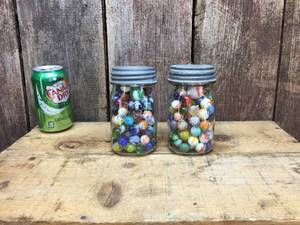 lot 8 image: 2 Jars Vintage Marbles