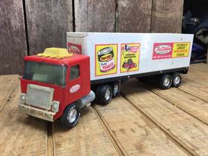 lot 11 image: Vintage Nylint True Value Semi Truck