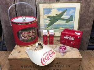 lot 42 image: Vintage Coca Cola & Collectables