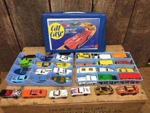 lot 52 image: Vintage HOT WHEELS Type Cars & Case