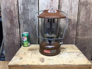 lot 55 image: 1981 Coleman 225A Gas Lantern