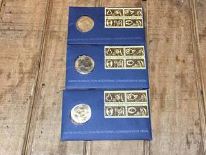 lot 94 image: 3 American Revolution Bicentennial Medal - Stamp Sets