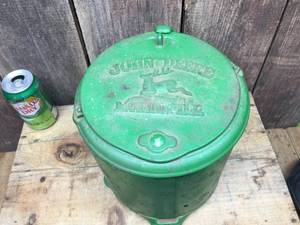 lot 103 image: Vintage JOHN DEERE Implement Part