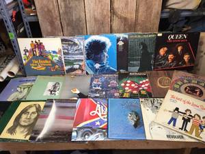 lot 137 image: Vintage 72 LP Albums - Dylan - Beatles - Rock Pop Country