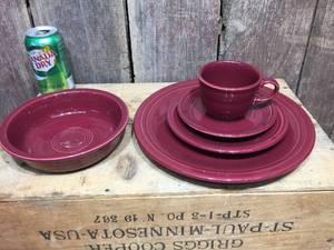 lot 147 image: Fiesta 5pc Dinnerware Set - Purple Heather