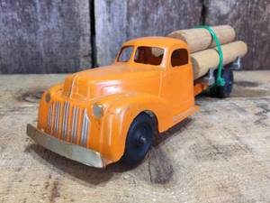 lot 176 image: Hubley Kiddie Toy Log Truck