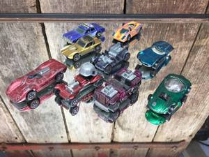 lot 178 image: 7 Hot Wheels Redlines  - Plus