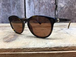 lot 187 image: Stylish Classic Gucci Womens Sunglasses