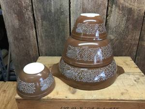 lot 190 image: 4 Pyrex Woodland Mixing Bowls