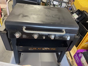 lot 3 image: Blackstone 36 Griddle