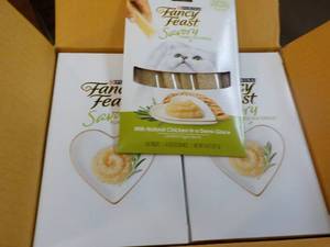 30 x 4 packs Purina Natural Chicken in a Demi Glace Fancy Feast Savory Cat Treats retail $3 each