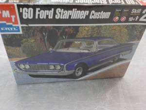 Ertl 60 Ford Starliner Custom - new
