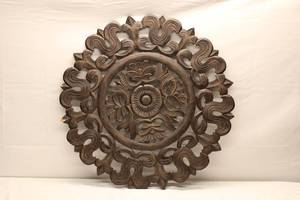 lot 10 image: Decorative Wood Circular Wall Hanging