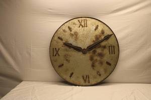 lot 15 image: Roman Numeral Clock