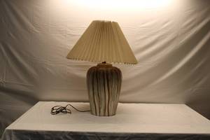 lot 139 image: Living Room Ceramic Lamp
